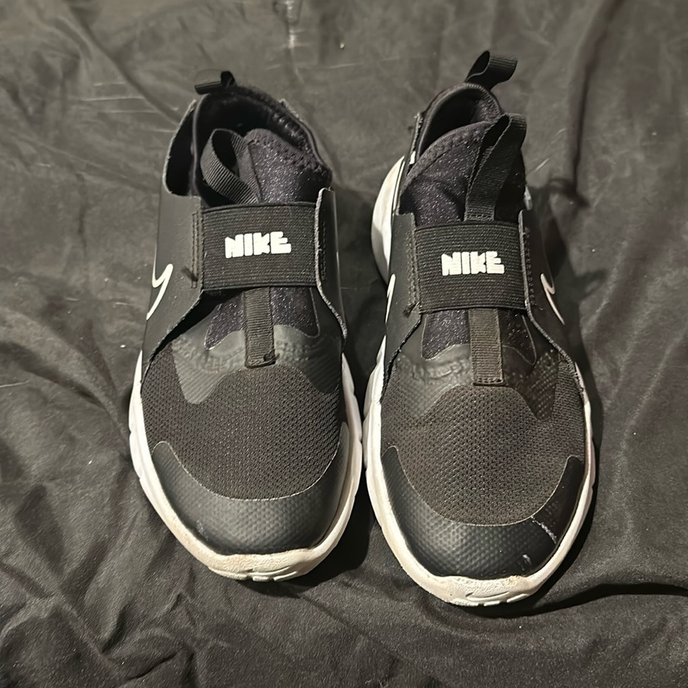 Nike slip on sneakers size 3y